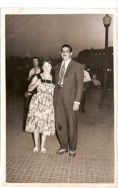 [Image of 
my parents in Mar del Plata]